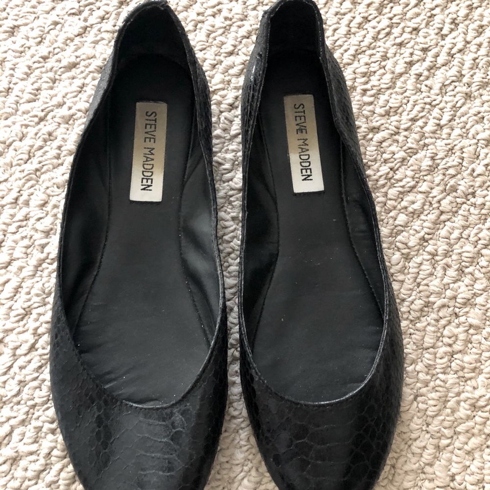 Steve Madden Croc Embossed Flats